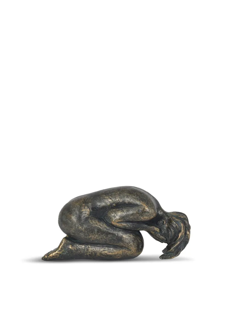 21-00trish-laying-sculpture_685e460e476ef