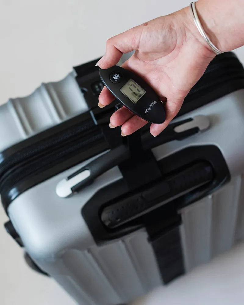 5-09luggage-scales-digital-tra_685f228e24dec
